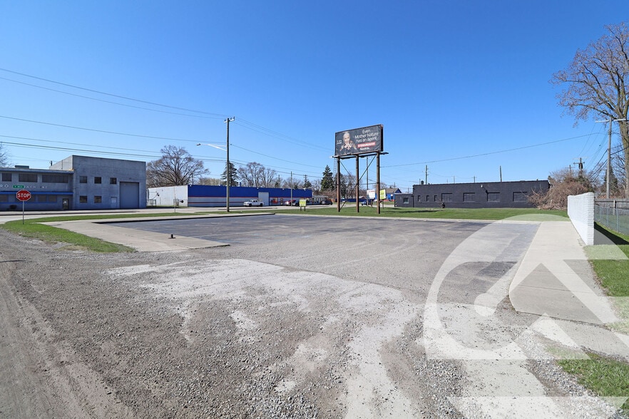 More Photos Of 2219 E 9 Mile Rd, Warren Warehouse For Sale