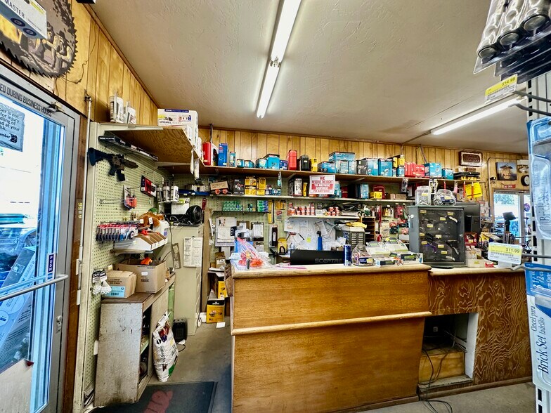 More Photos Of 54200 Pine Crest Ave, Idyllwild-Pine Cove Storefront Retail Office For Sale