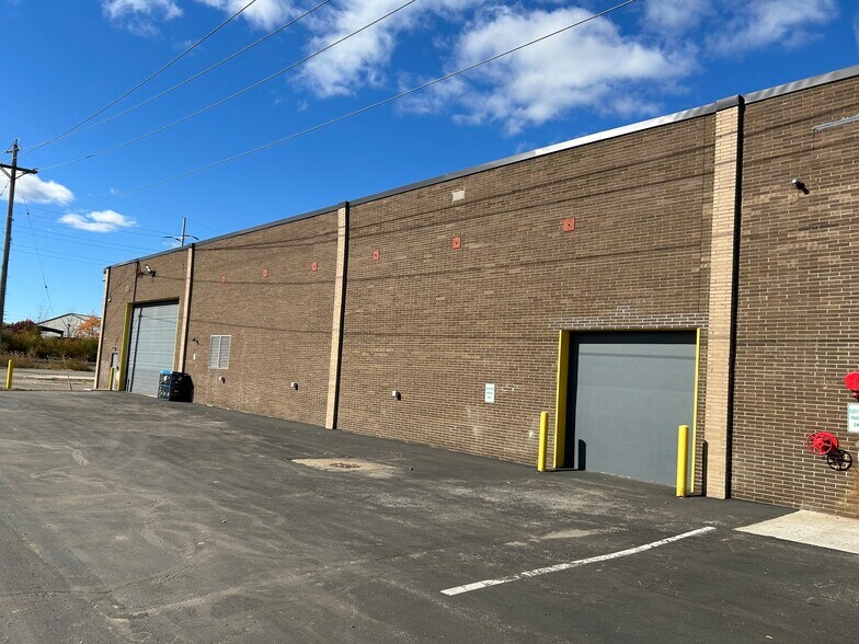 More Photos Of 26050 Richmond Rd, Bedford Heights Warehouse For Lease
