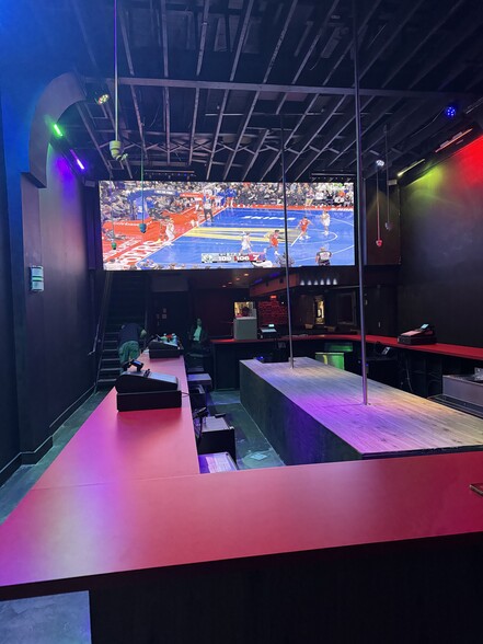 More Photos Of 912 71st St, Miami Beach Bar For Lease