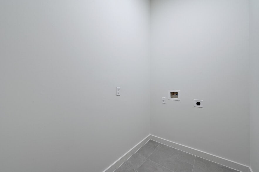 More Photos Of 2209 S First St, Austin Apartments For Sale