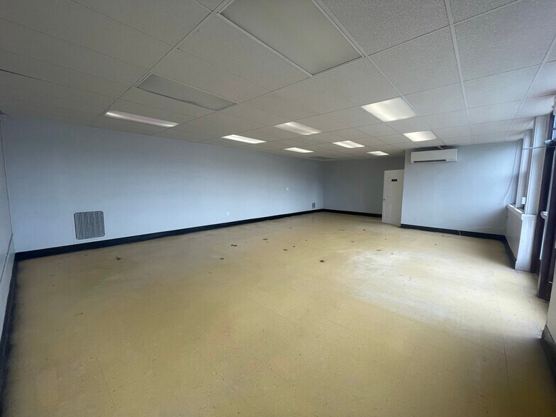 More Photos Of 740 Colonel Ledyard Hwy, Ledyard Storefront For Lease