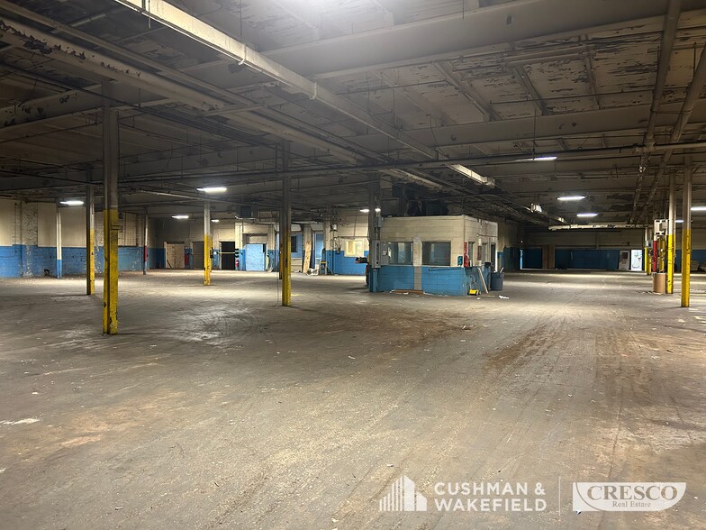 More Photos Of 5200 Harvard Ave, Newburgh Heights Warehouse For Sale