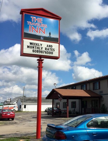 More Photos Of 625 Dodge St, Mineral Point Hotel For Sale