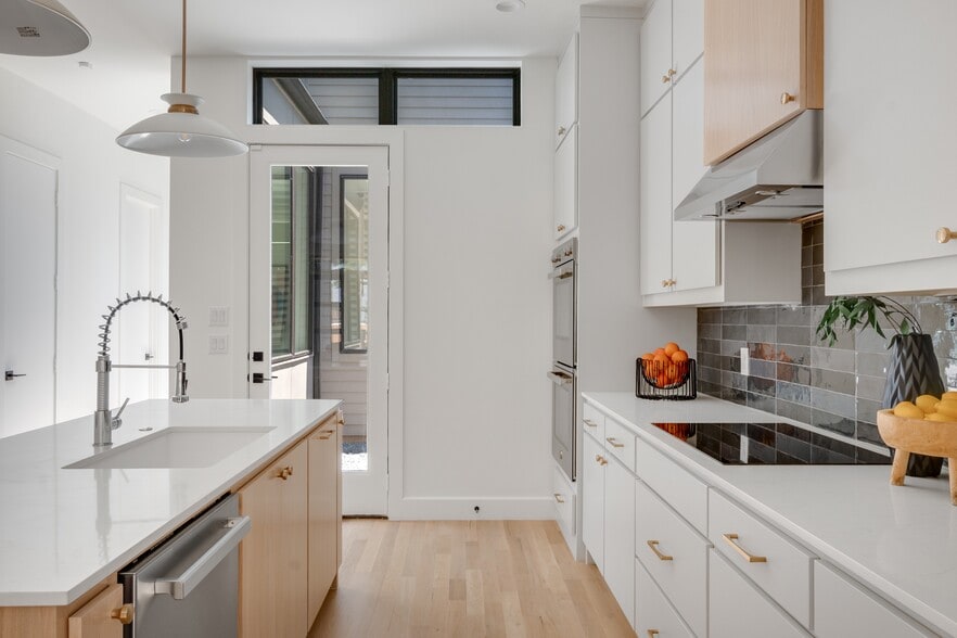 More Photos Of 2322 Kirby St, Dallas Apartments For Sale