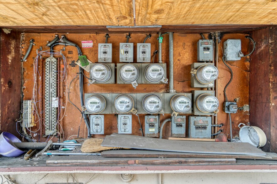 More Photos Of 904 N Spaulding Ave, Los Angeles Apartments For Sale