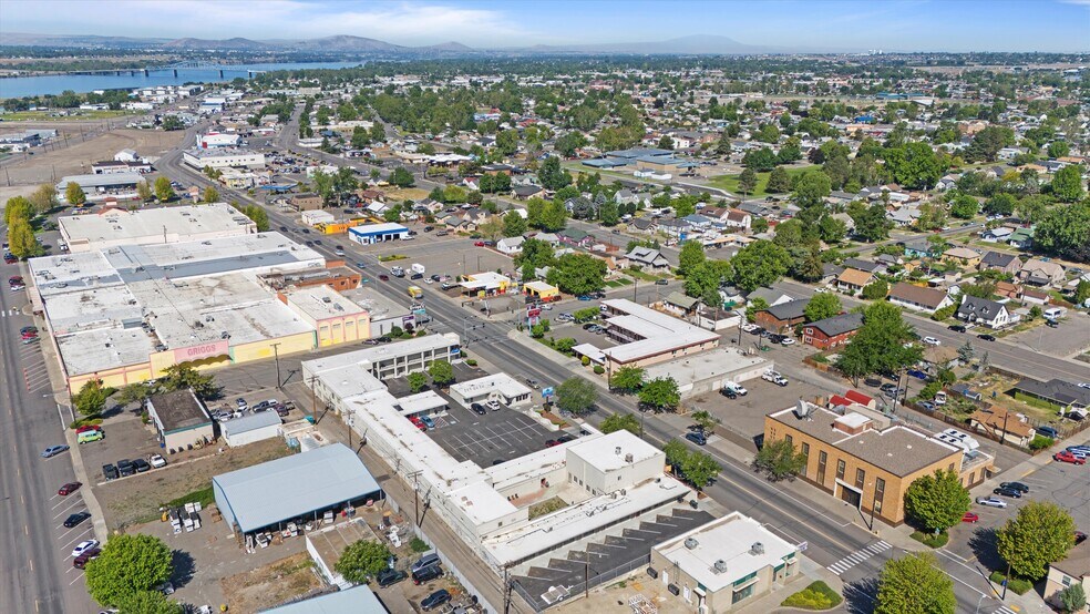 More Photos Of 720 W Lewis St, Pasco Hotel For Sale