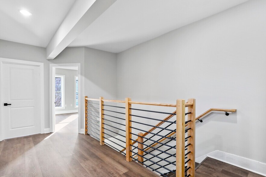 More Photos Of 127 E King St, Martinsburg Office For Lease