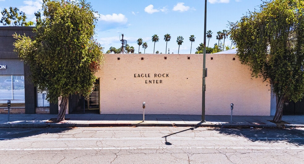 More Photos Of 5008 Eagle Rock Blvd, Los Angeles Office For Sale