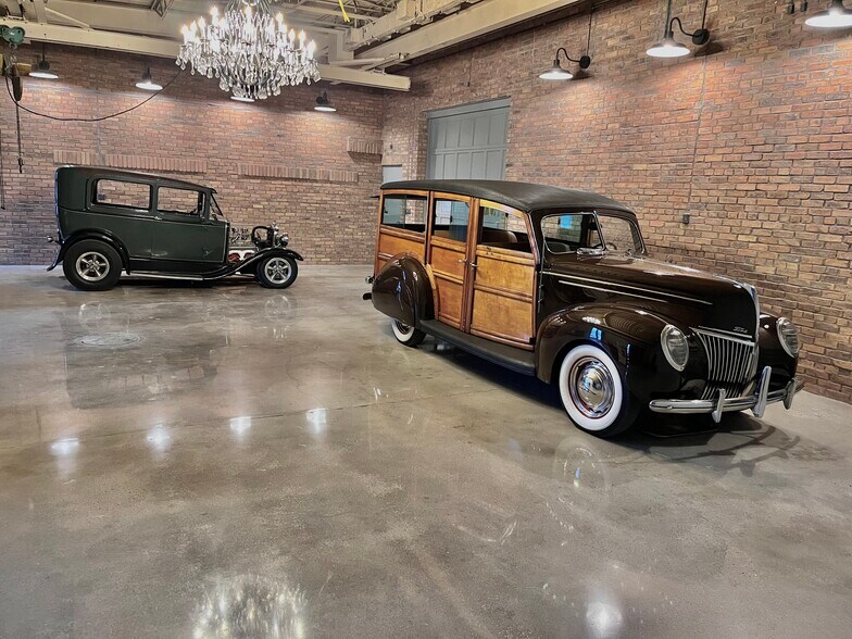 More Photos Of 1411 6th Ave, Grafton Showroom For Sale