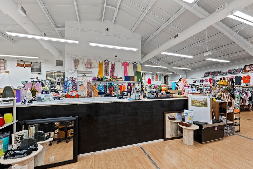 More Photos Of 4134-4136 W US Highway 90, Lake City Freestanding For Sale