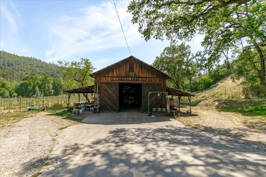 More Photos Of 2690 San Domingo Rd, Murphys Specialty For Sale
