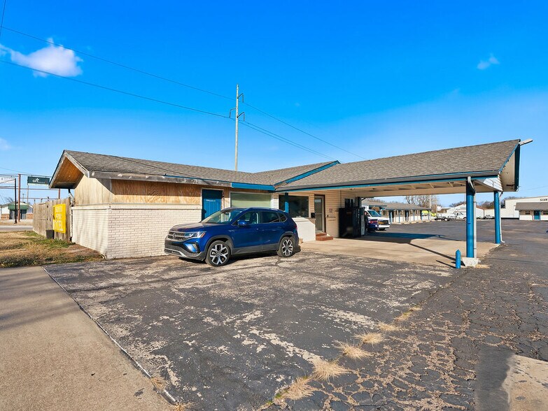 More Photos Of 1900 No Broadway Ave, Ada Hotel For Sale