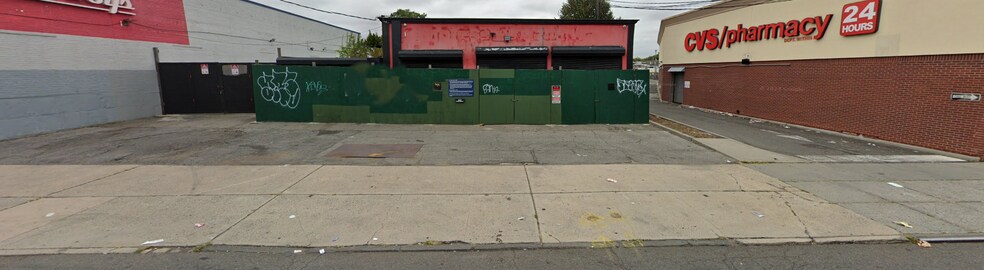 Primary Photo Of 6103 Metropolitan Ave, Flushing Auto Dealership For Lease