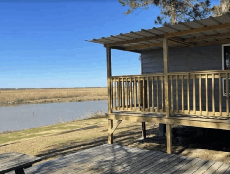 More Photos Of 1512 Main, Anahuac Trailer Camper Park For Sale