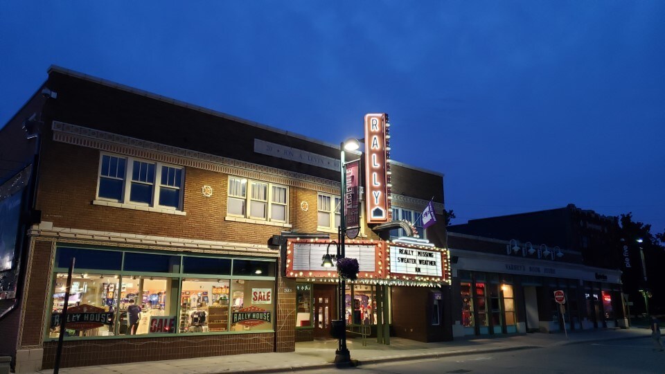 More Photos Of 623 N Manhattan Ave, Manhattan Storefront Retail Office For Lease