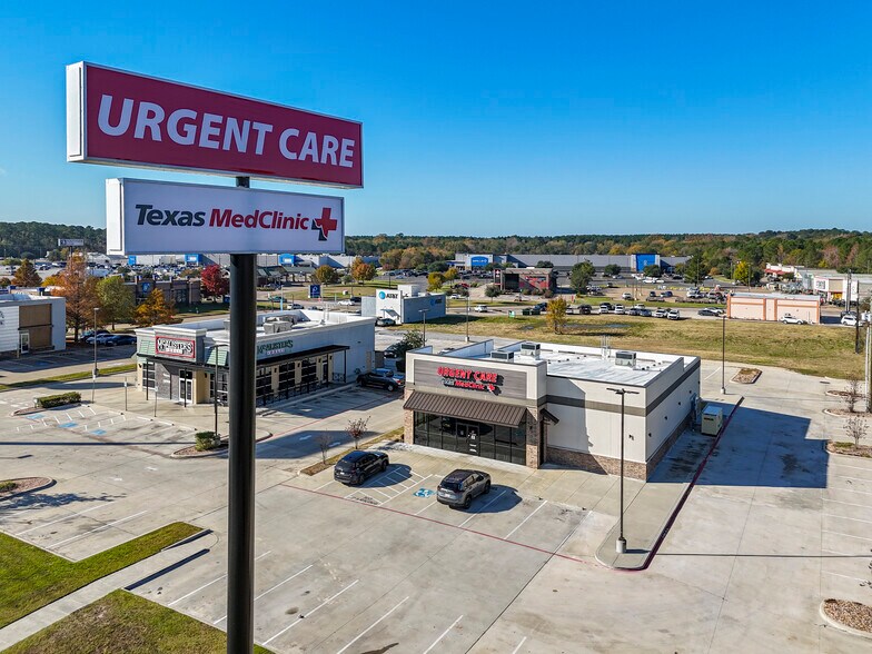 Primary Photo Of 2132 S 1st St, Lufkin Freestanding For Sale