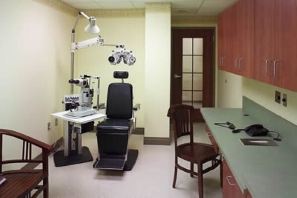 More Photos Of 411 N Section St, Fairhope Medical For Lease