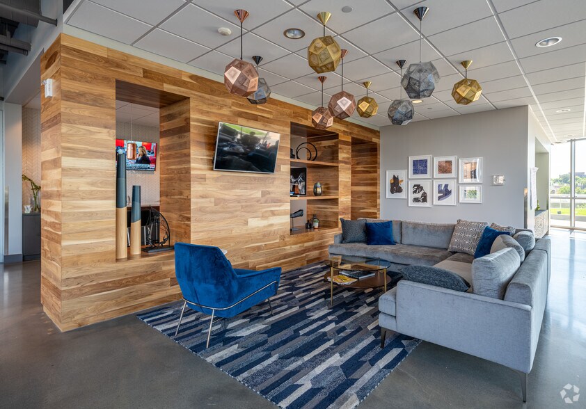 More Photos Of 1369 Spruce Pl, Minneapolis Apartments For Lease