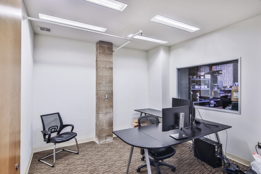 More Photos Of 3720 Skypark Dr, Torrance Research And Development For Lease