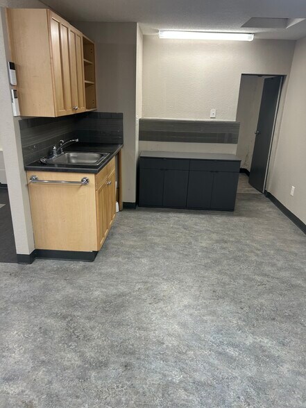 More Photos Of 1906 SE Monroe St, Portland Freestanding For Lease