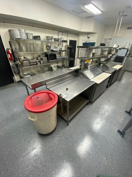 More Photos Of 5106 Old Bullard Rd, Tyler Restaurant For Lease