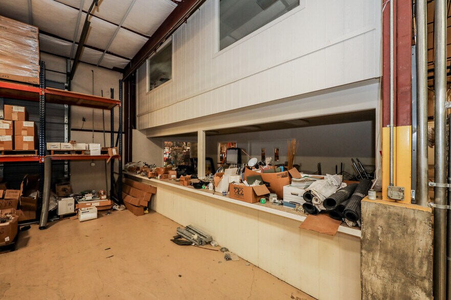 More Photos Of 5809 East Dr, Laredo Warehouse For Sale