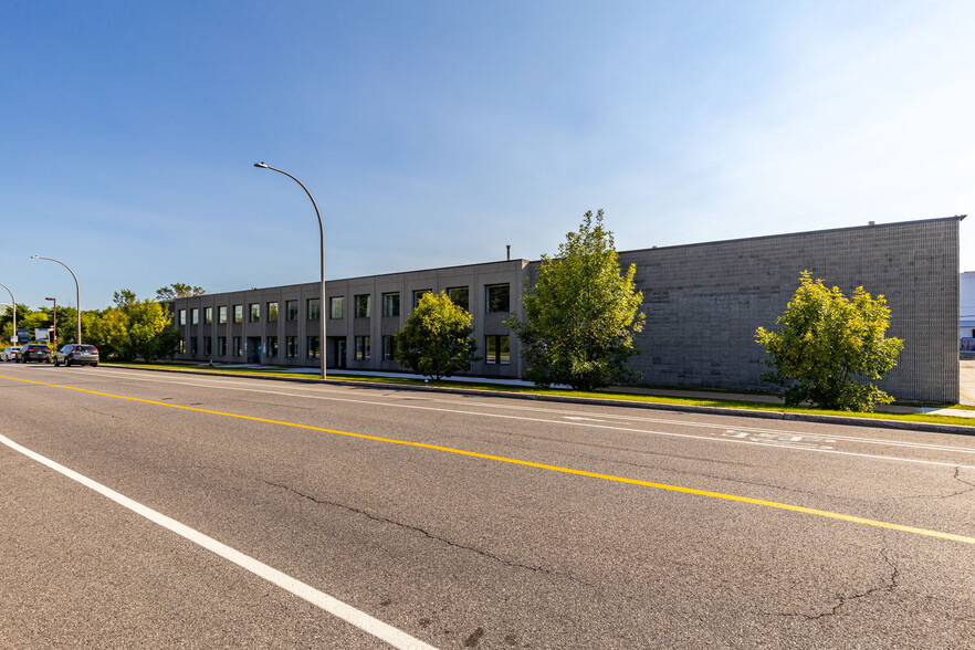 Primary Photo Of 2300 Rue Cohen, Montréal Warehouse For Lease