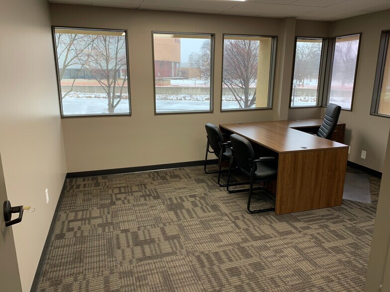 More Photos Of 300 3rd Ave SE, Rochester Medical For Sale