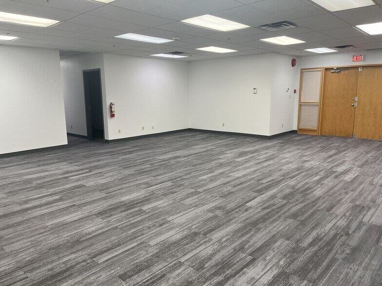 More Photos Of 11780 Hammersmith Way, Richmond Light Distribution For Lease