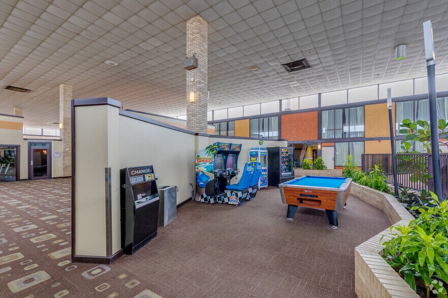 More Photos Of 2101 S Meridian Ave, Oklahoma City Hotel For Sale