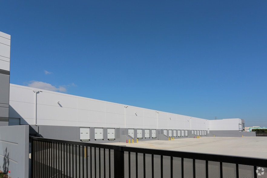 More Photos Of 14736 Nelson Ave, City of Industry Warehouse For Lease