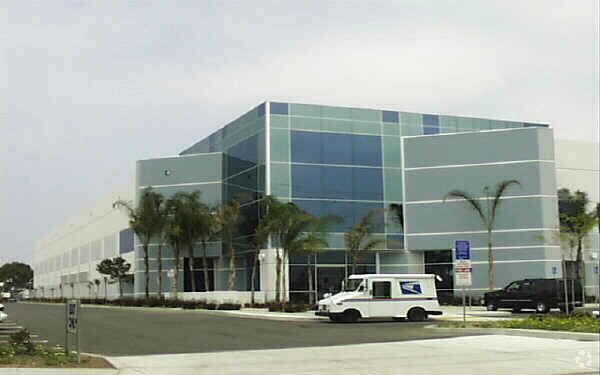 More Photos Of 14801 Able Ln, Huntington Beach Warehouse For Lease