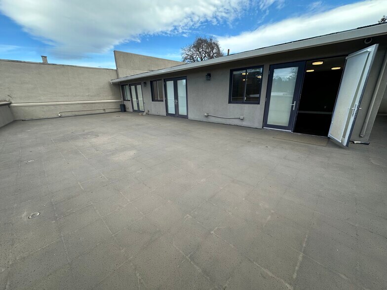 More Photos Of 1800 El Camino Real, Menlo Park Office For Sale