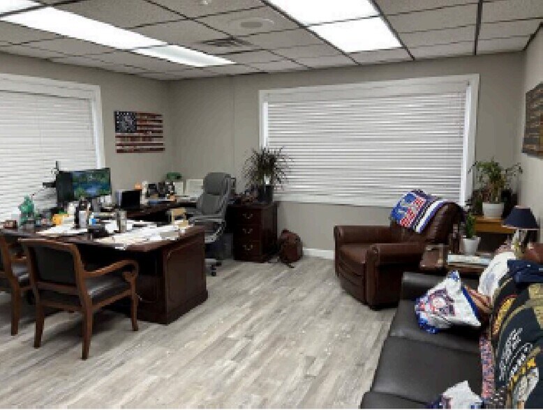 More Photos Of 1625 S 6th St, Springfield Medical For Sale