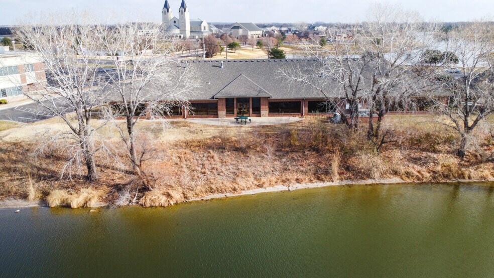 More Photos Of 3527 N Ridge Rd, Wichita Office For Sale