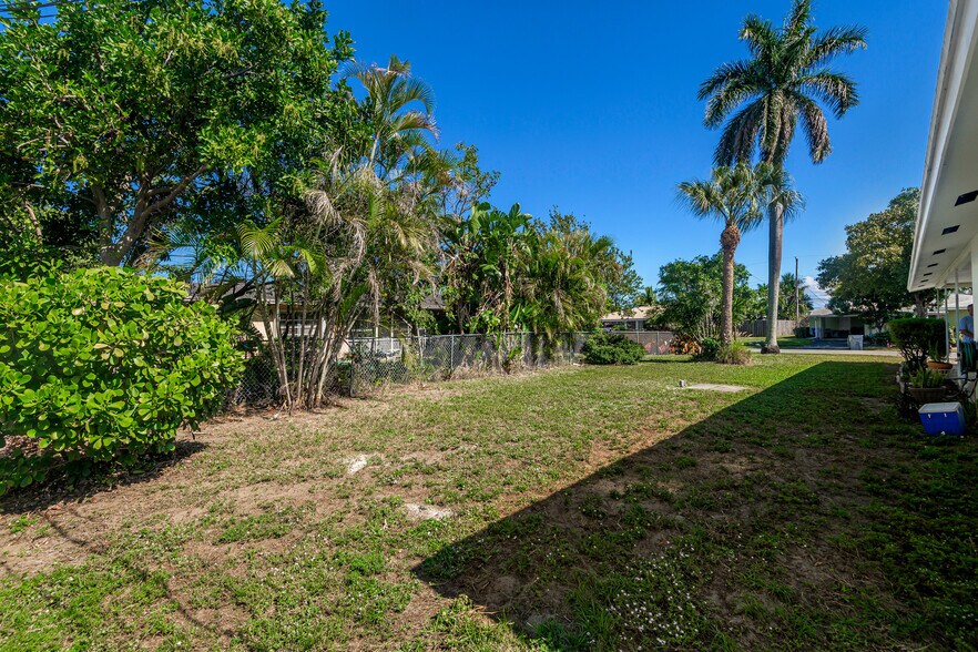 More Photos Of 321 SE 1st Ave, Pompano Beach Multifamily For Sale
