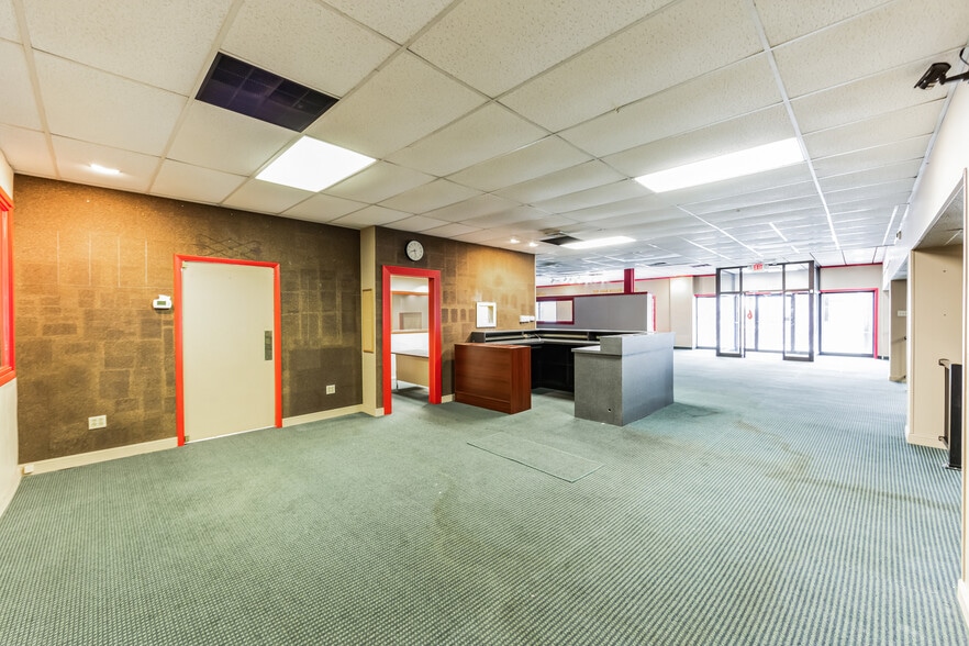 More Photos Of 65 E Fayette St, Uniontown Showroom For Sale