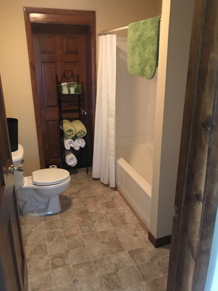 More Photos Of 1208 6th Ave, Huntington Restaurant For Sale