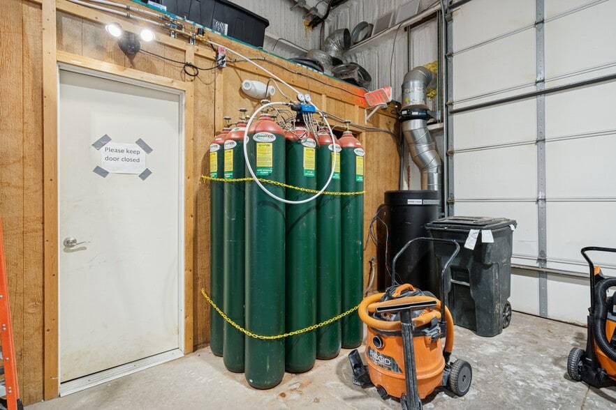 More Photos Of 12217 S Broadway, Edmond Warehouse For Sale