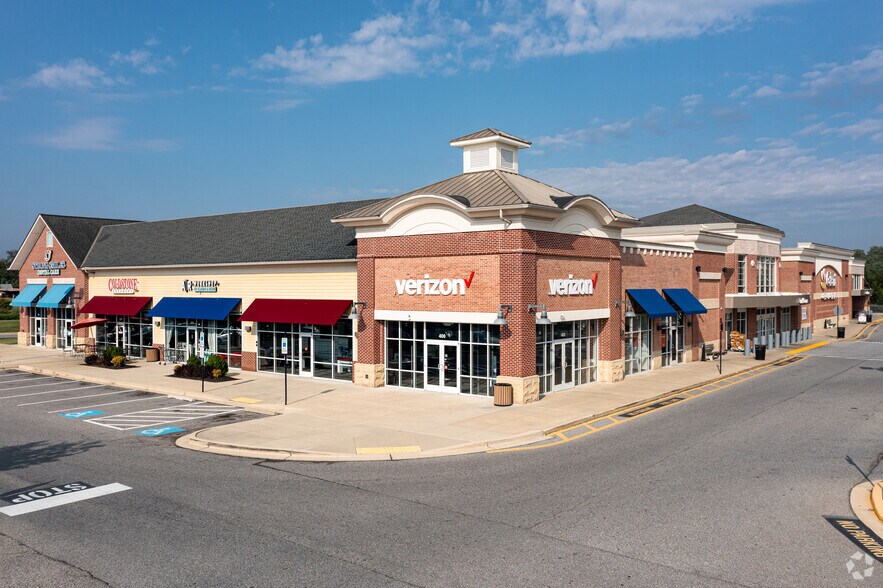 More Photos Of 3-15 Lee Airpark Dr, Edgewater Unknown For Sale