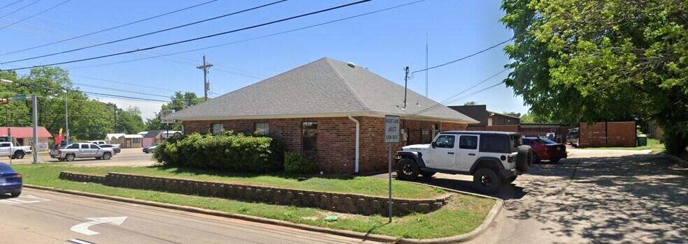 More Photos Of 2501 Summerhill Rd, Texarkana Office For Sale