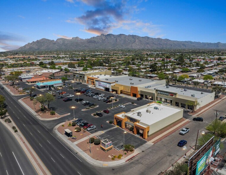 More Photos Of 3820-3840 N Oracle Rd, Tucson Unknown For Lease