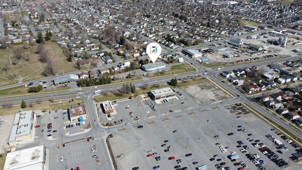 More Photos Of 405 Ninth St W, Cornwall Freestanding For Lease