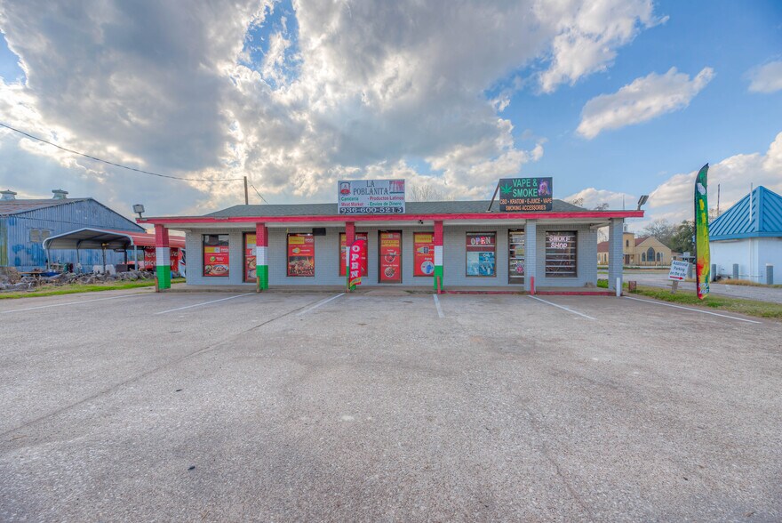 More Photos Of 103 S Home St, Corrigan Freestanding For Lease