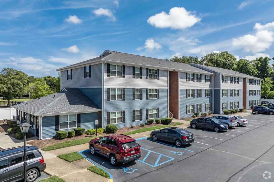 More Photos Of 6139 Edward St, Norfolk Apartments For Sale