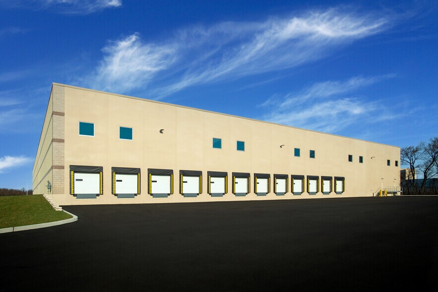 More Photos Of 200 Raritan Center Pky, Edison Industrial For Lease