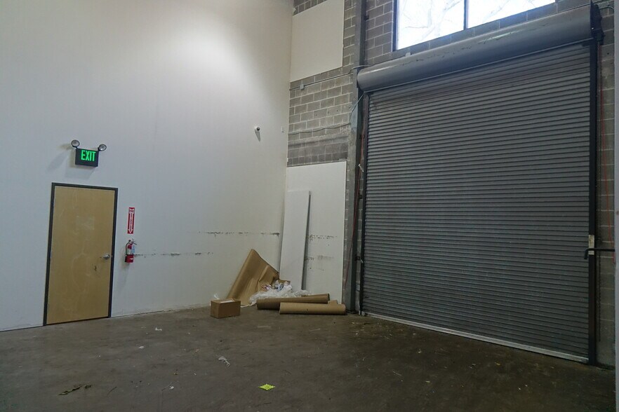 More Photos Of 1224 SE Oak St, Portland Warehouse For Sale