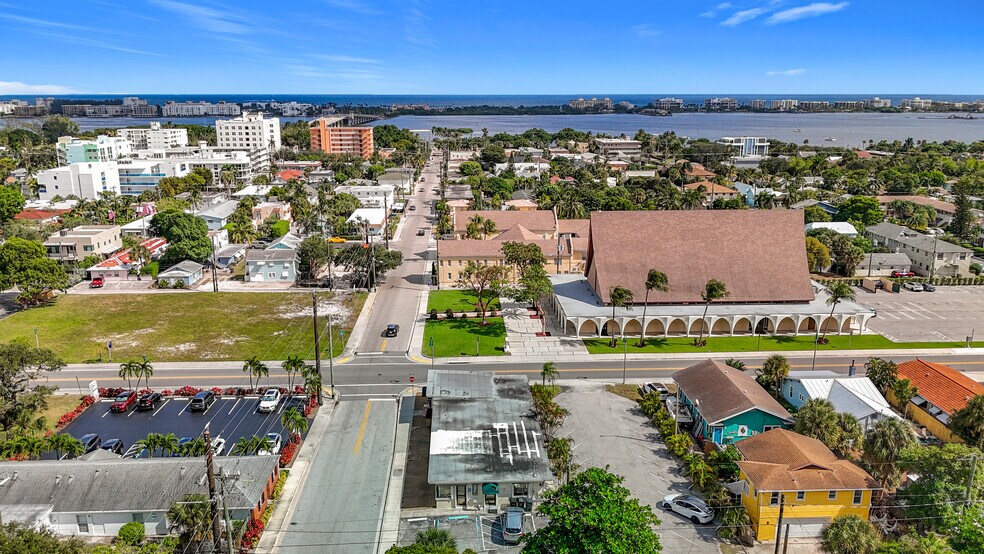 More Photos Of 101 S Federal Hwy, Lake Worth Medical For Sale