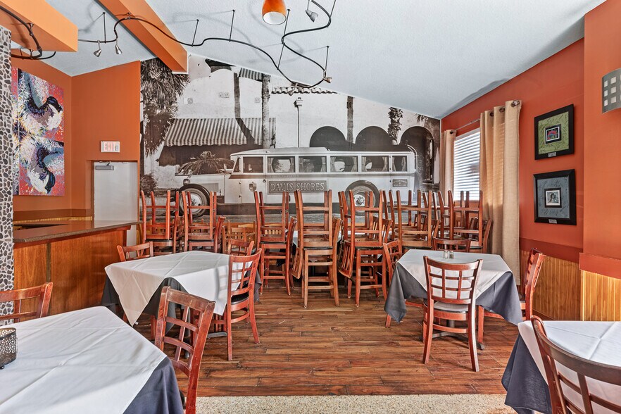 More Photos Of 108 Anastasia Blvd, Saint Augustine Restaurant For Sale